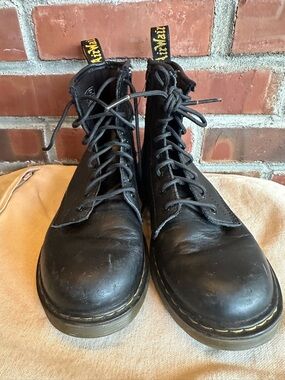 Dr Martens  youth size